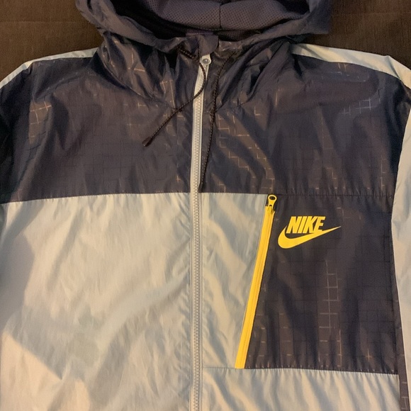 Gently used Nike windbreaker with hood - Size 2XL - Picture 2 of 12
